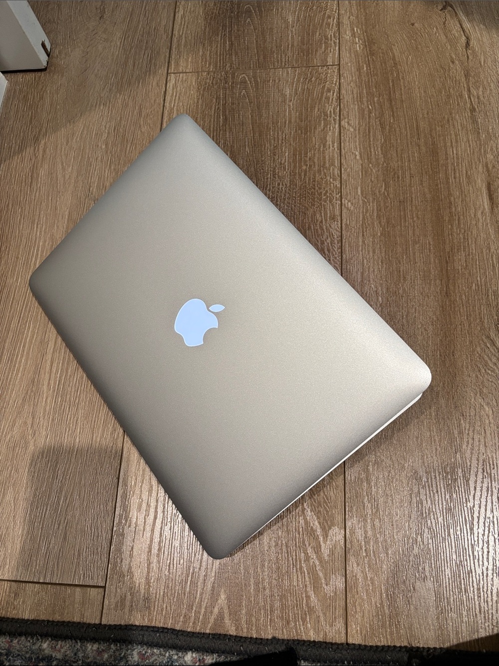 Apple Silver MacBook — Aluminum Finish Laptop